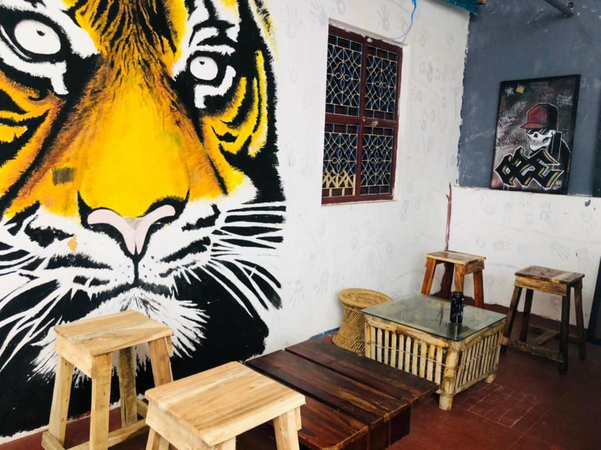 Gurukulam Hostel ポンディシェリ エクステリア 写真